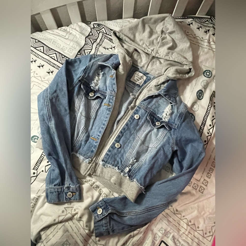 Medium ripped cropped love tree jean jacket with cotton hood and strings